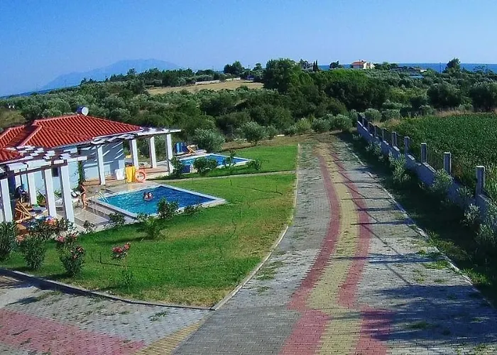 Catherine Луксозна вила Марониа