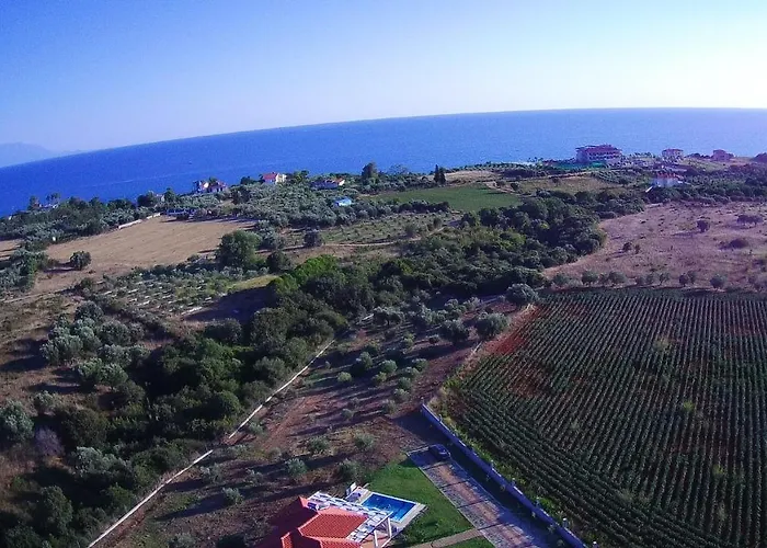 Луксозна вила Catherine Марониа