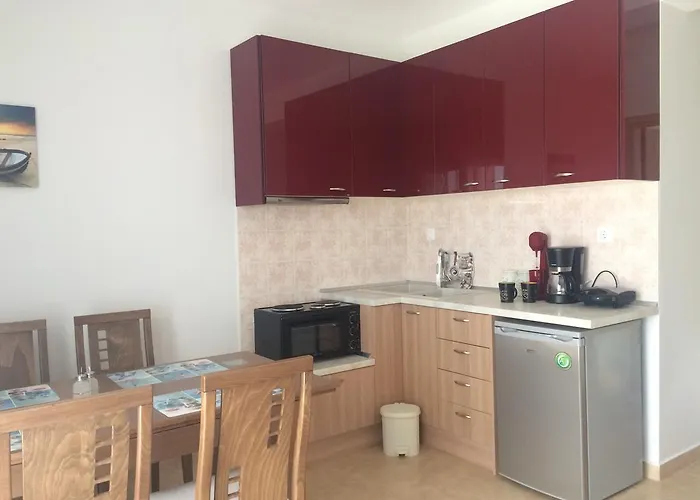 Луксозна вила Catherine Марониа