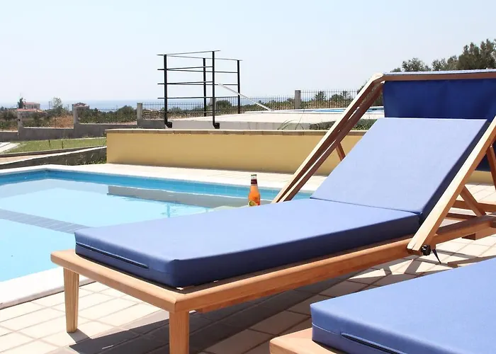 Catherine Луксозна вила Марониа