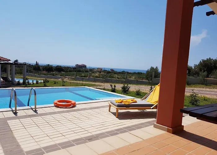 Catherine Луксозна вила Марониа